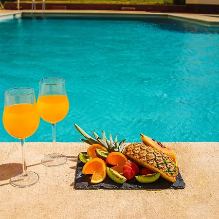 Apartment In Portimao Near 3 Castelos Beach Appartement *