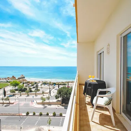 Apartment In Portimao Near 3 Castelos Beach