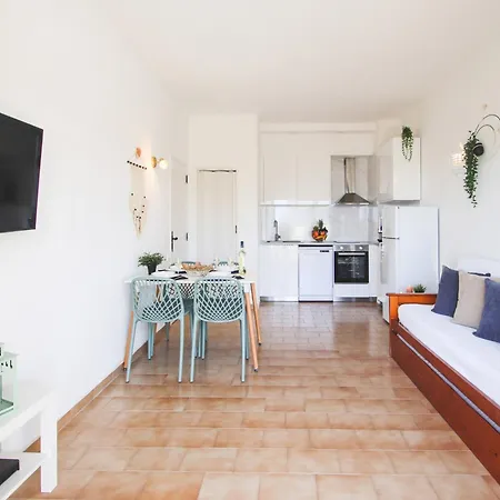 Apartment In Portimao Near 3 Castelos Beach *